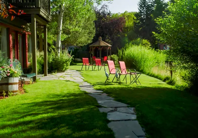 Creekside lawn and garden at Inn on the Creek