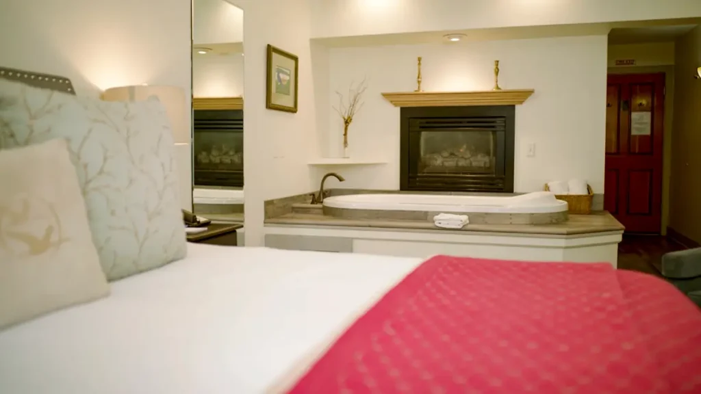 Jacuzzi Fireplace Rooms at Inn on the Creek