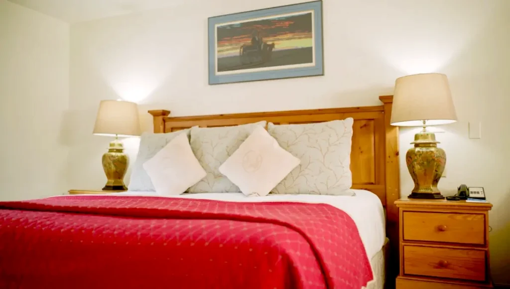 Jacuzzi Fireplace Rooms at Inn on the Creek